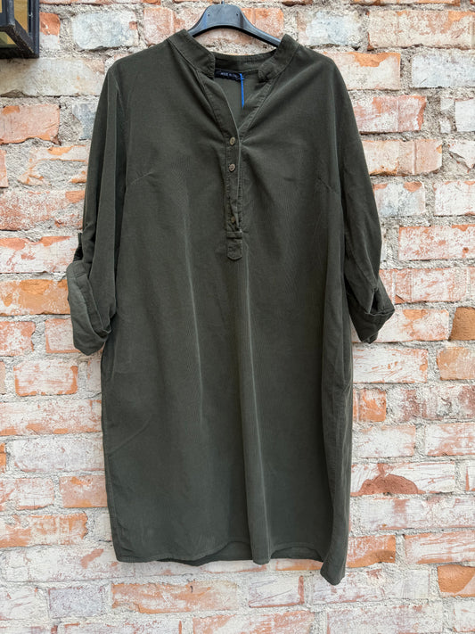 Manchesterklänning med knapoar- mörkgrön