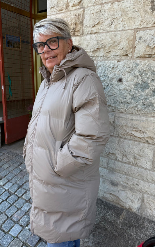 Täckjacka med luva - regntålig