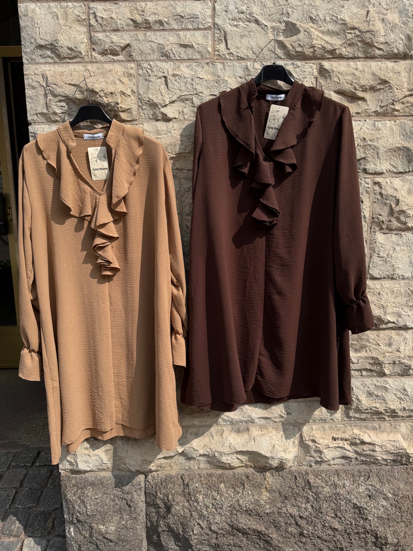 Tunika med krås - camel