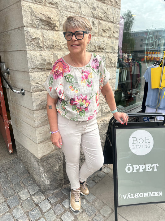 Topp med fint mönster - beige